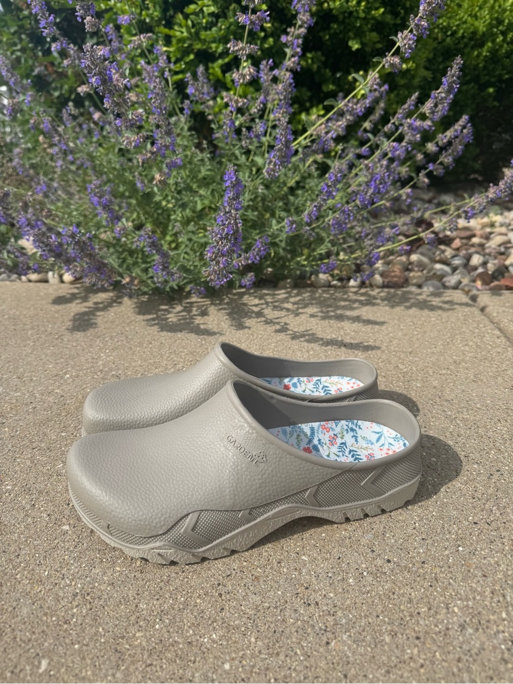 Garden Slip-on Clogs with Floral Insole Size 7/8 by Garden L